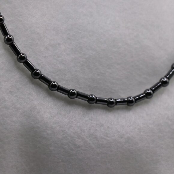 Men's 16" Round and Cylindrical Hematite Beaded Necklace/Choker - Picture 2 of 4